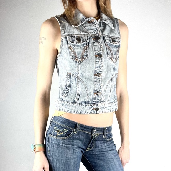 THREAD & SUPPLY | 🤍 Bleached Denim Sleeveless Button-Up Vest - Picture 10 of 15